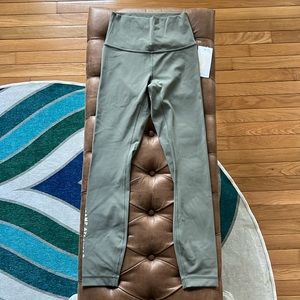 NWT: Lululemon x Barry’s Bootcamp Wunder Under Tight